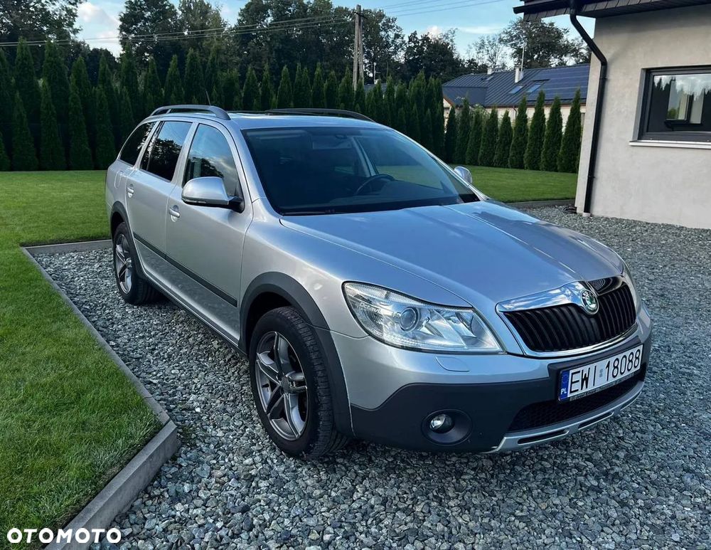 Skoda Octavia Combi 1.8 TSI 4x4 Scout - 2