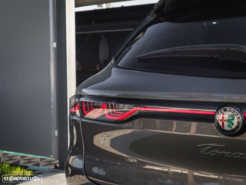Alfa Romeo Tonale 1.3 Plug-In Hybrid Tributo Italiano e-AWD Com Wallbox - 14