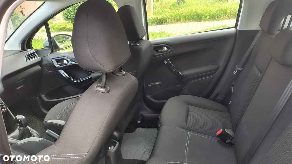 Peugeot 208 1.2 PureTech Active - 9