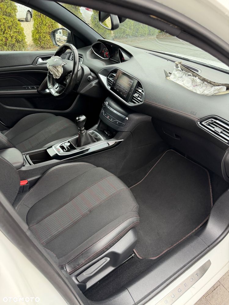 Peugeot 308 - 17