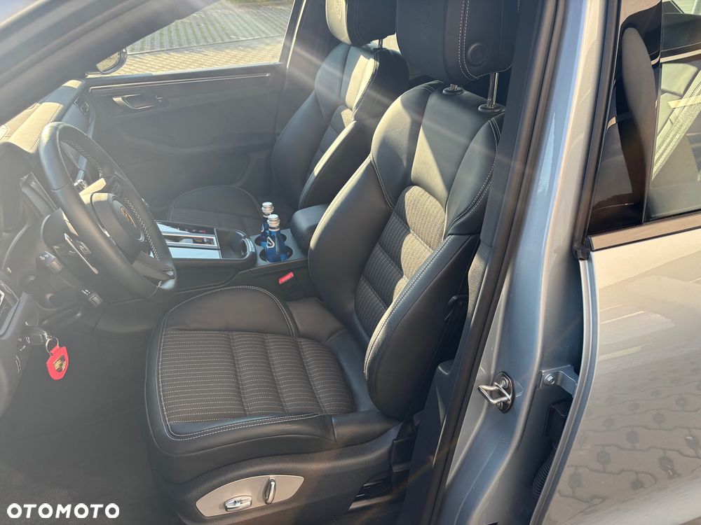 Porsche Macan T - 9