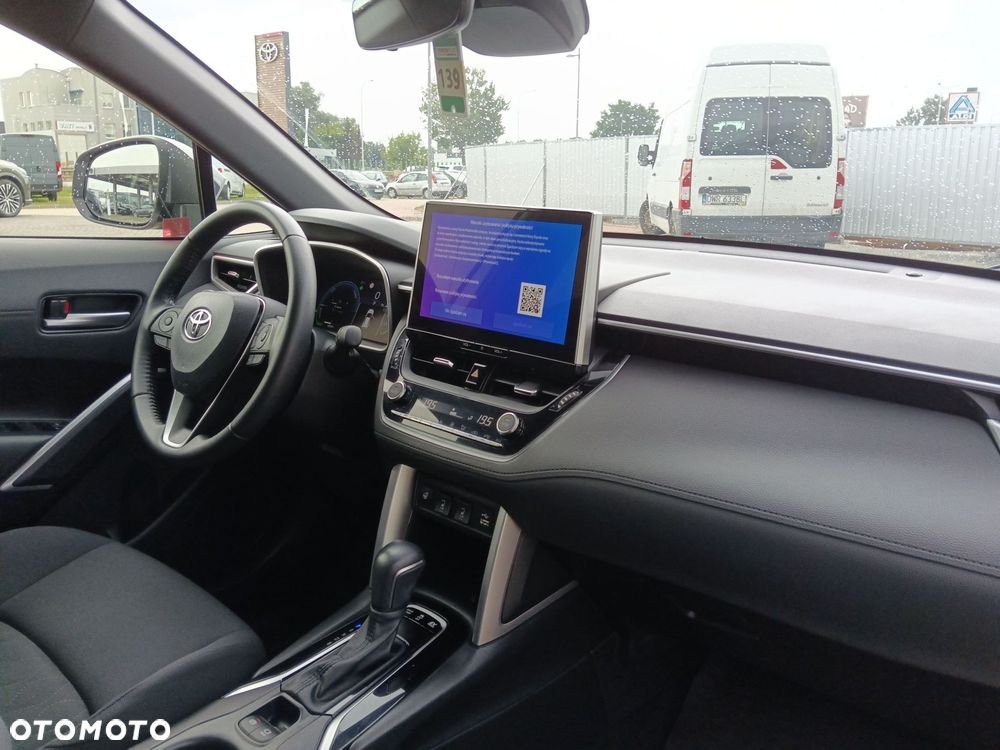 Toyota Corolla Cross - 11