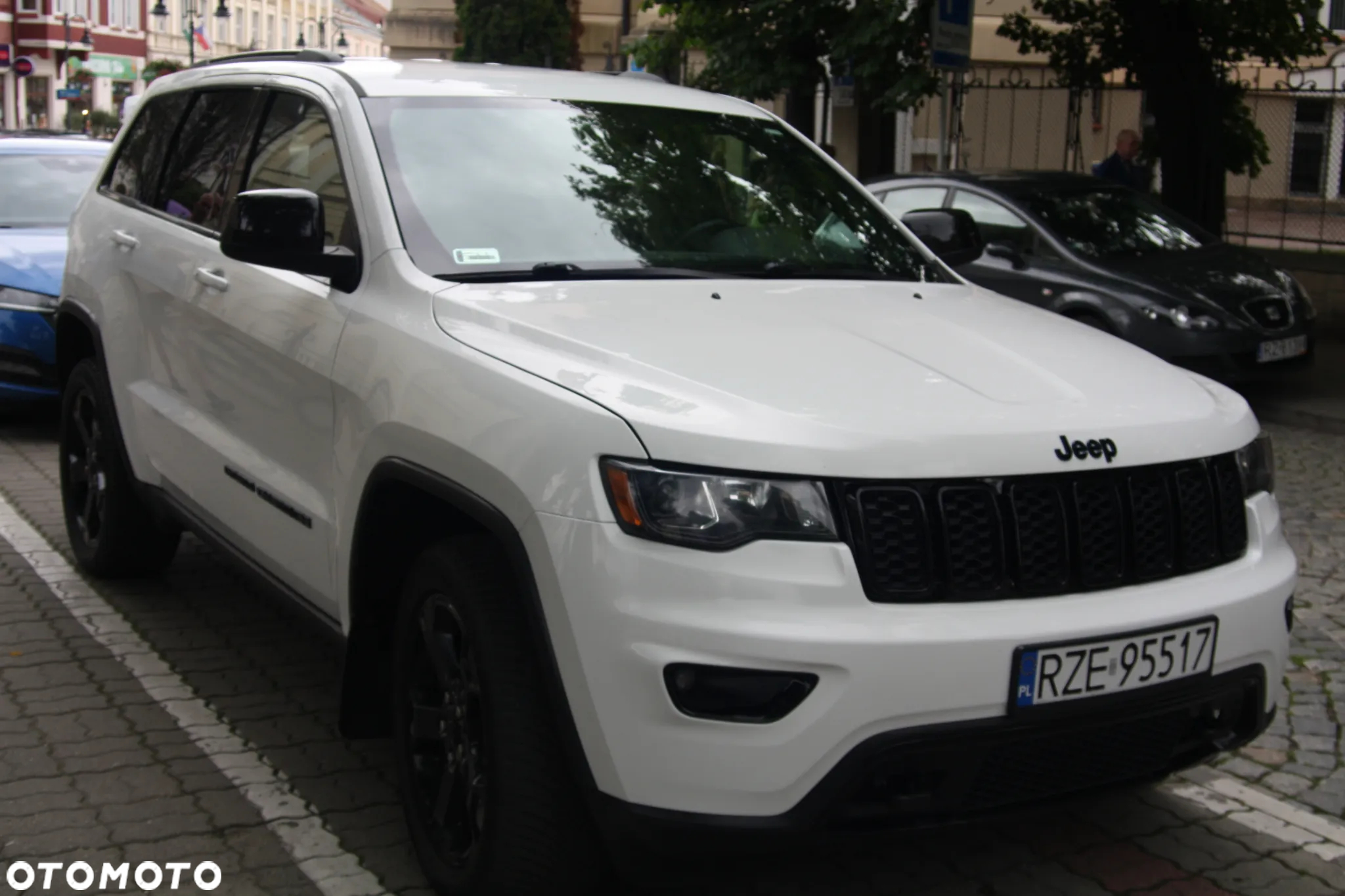 Jeep Grand Cherokee - 18