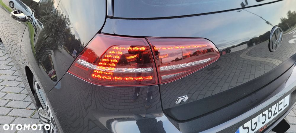 Volkswagen Golf - 32