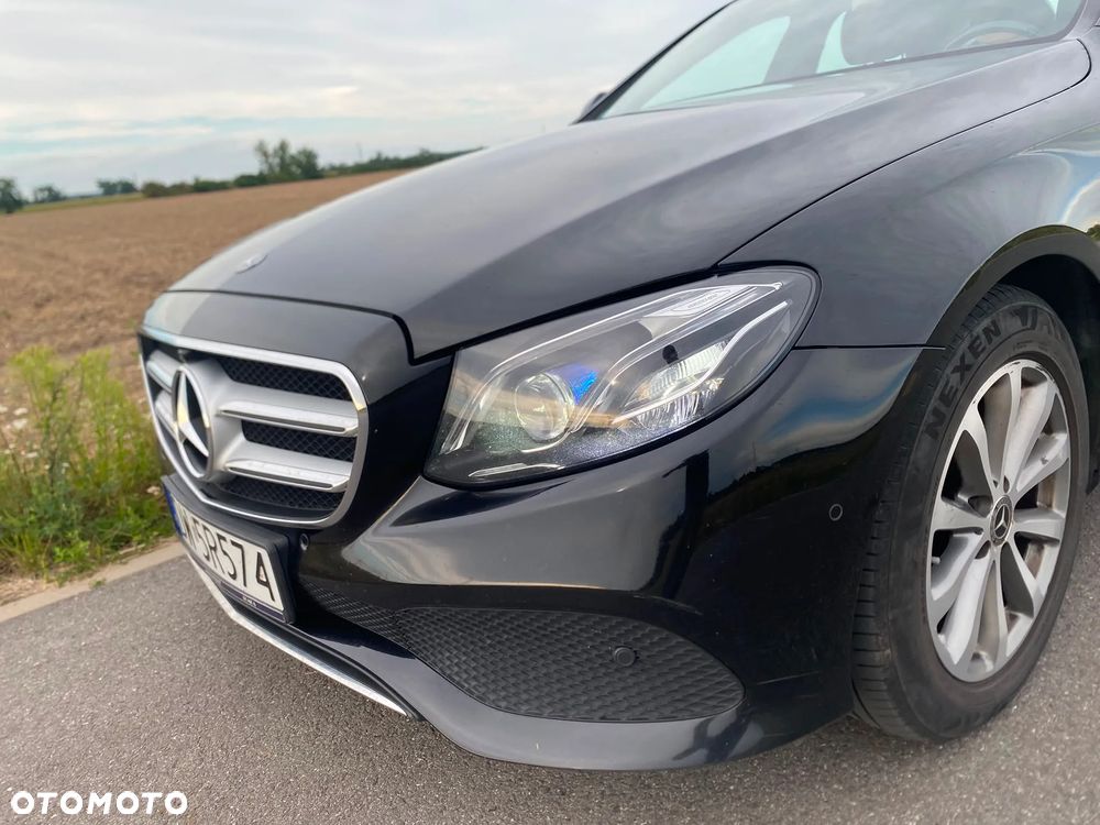 Mercedes-Benz Klasa E 220 d 4-Matic 9G-TRONIC - 4