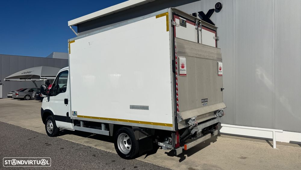 Iveco Daily 2.3 35C13 C/ Frio C/ Plat Elevatoria - 31