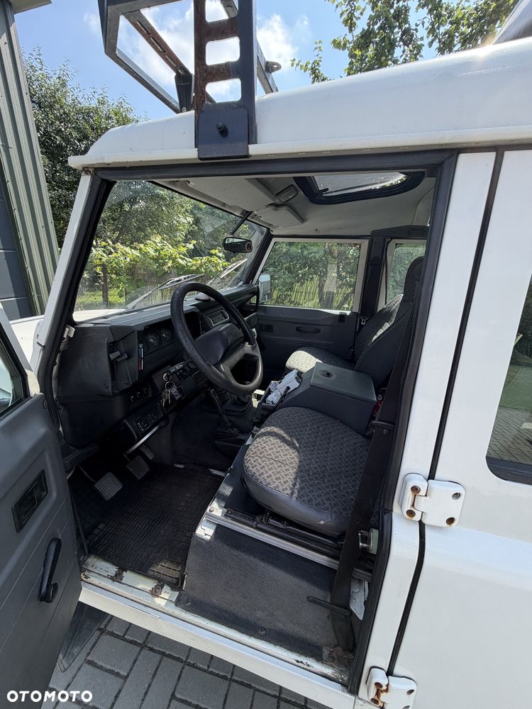 Land Rover Defender - 7