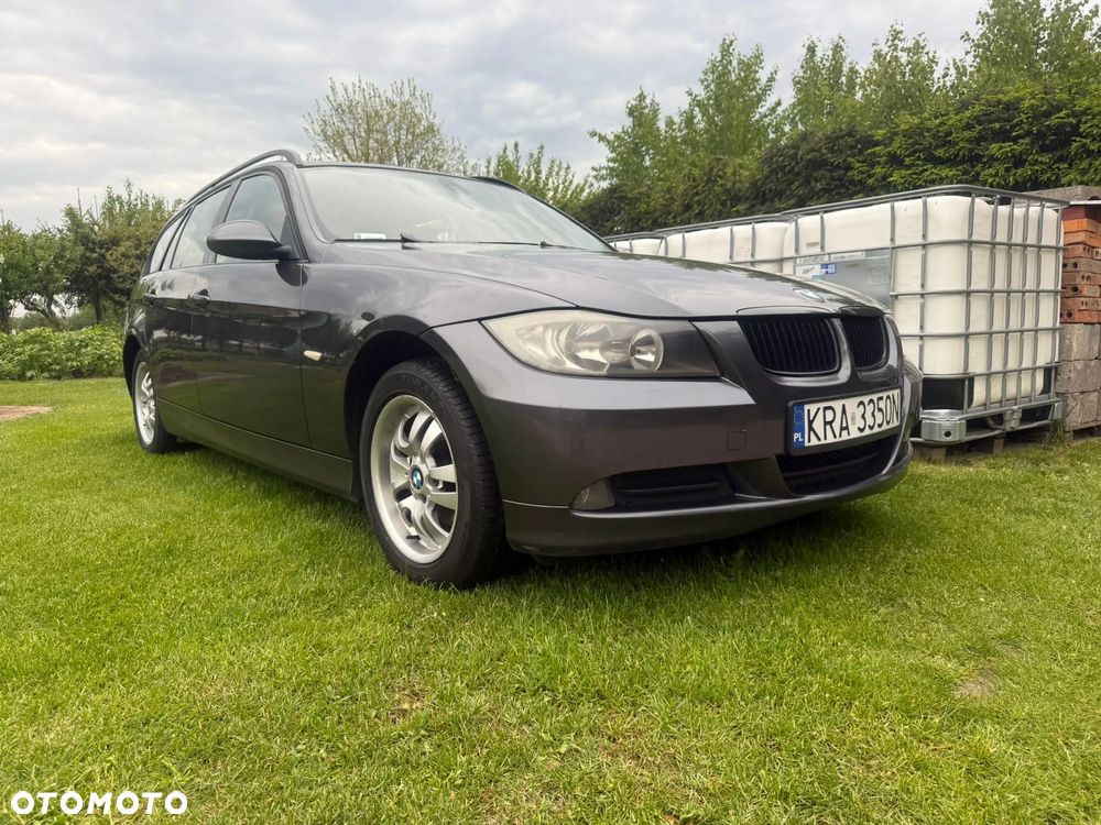 BMW Seria 3 318i - 3