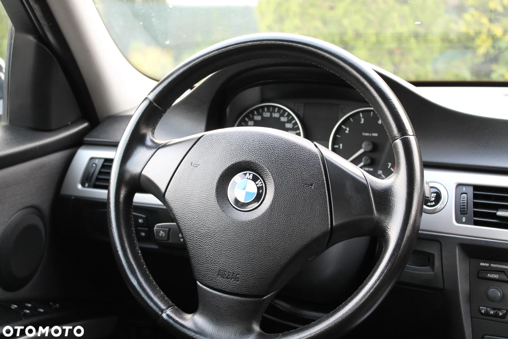 BMW Seria 3 320i - 16