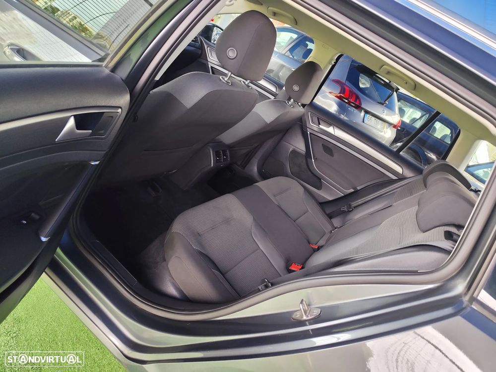 VW Golf Variant 1.6 TDi Confortline - 33