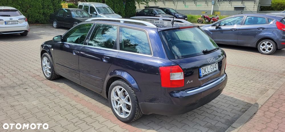 Audi A4 Avant - 4