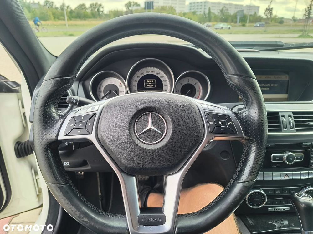 Mercedes-Benz Klasa C 250 CDI DPF 4Matic 7G-TRONIC BlueEFFICIENCY Avantgarde - 16