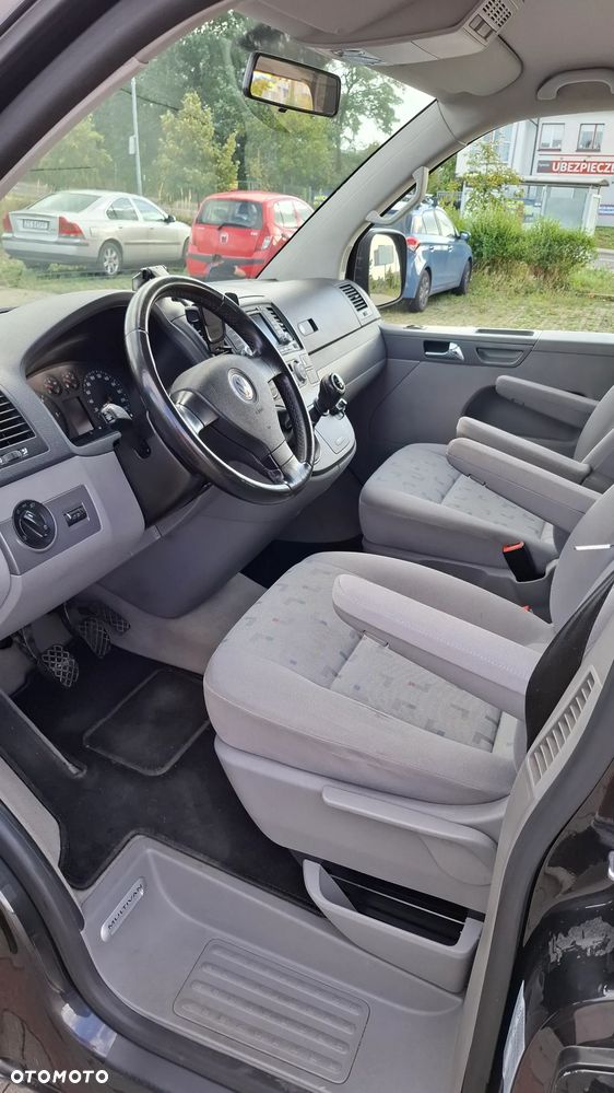 Volkswagen Multivan - 15