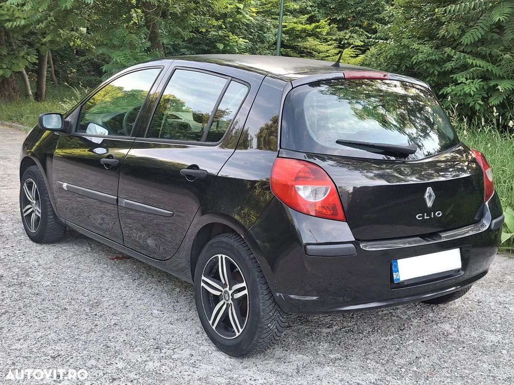 Renault Clio III 1.2 16V Expression - 4