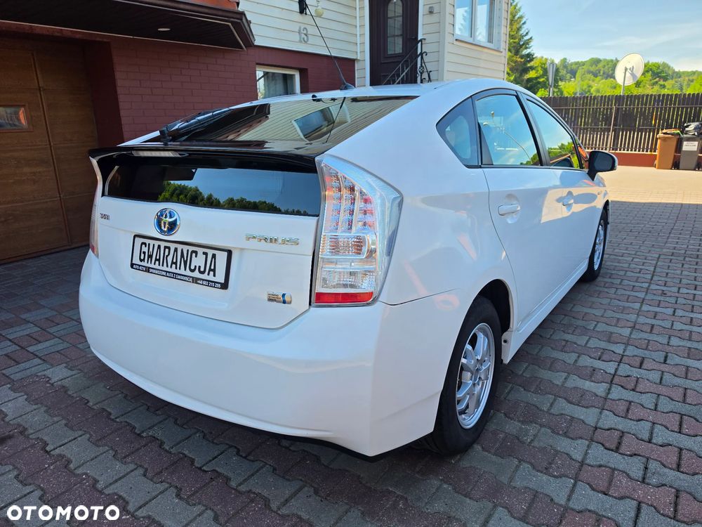 Toyota Prius (Hybrid) - 5