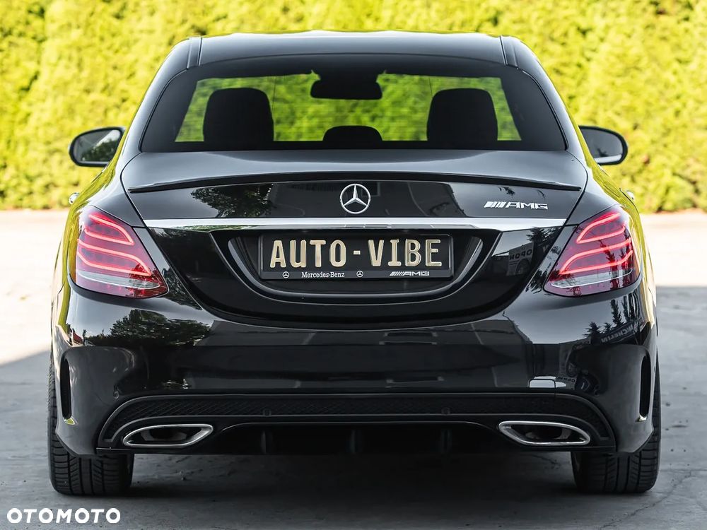 Mercedes-Benz Klasa C 400 4Matic 7G-TRONIC AMG Line - 11