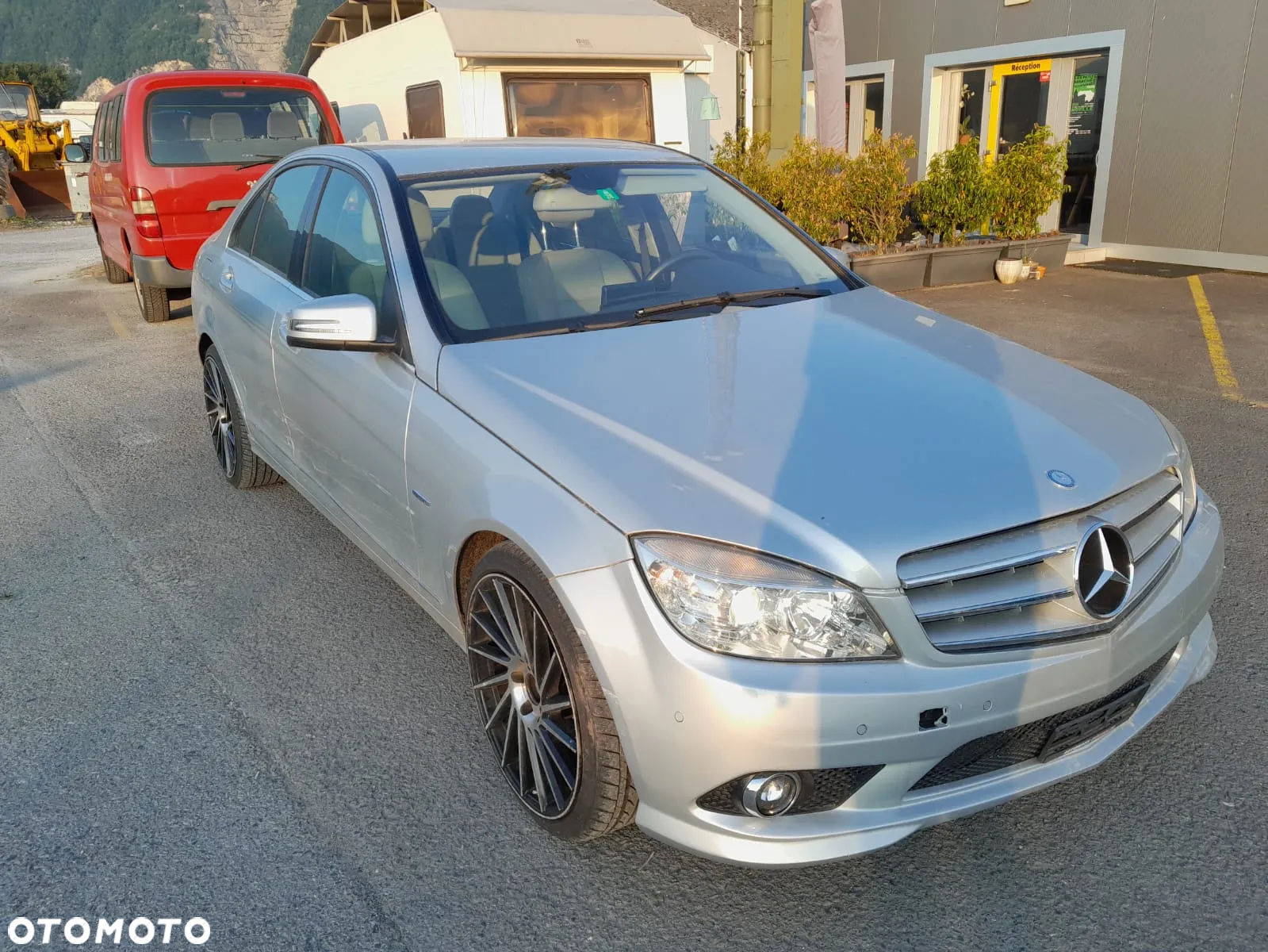 Mercedes-Benz Klasa C 250 CGI BlueEff Elegance - 8