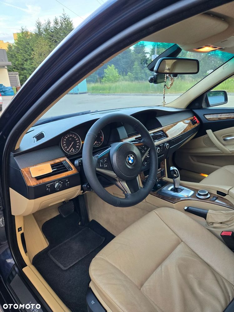 BMW Seria 5 525d - 10