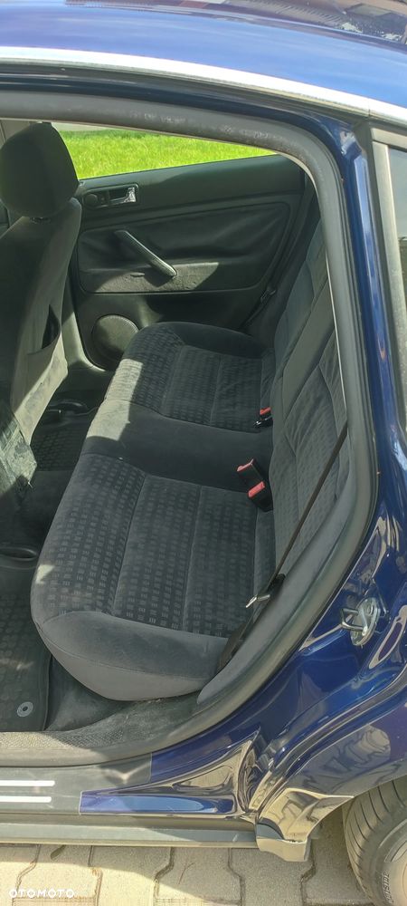 Volkswagen Passat 1.9 TDI - 8