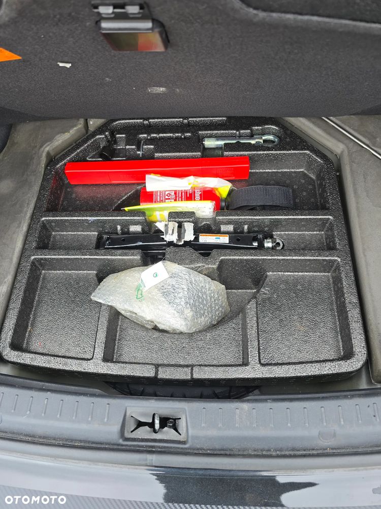 Toyota Avensis 1.8 Premium MS - 34