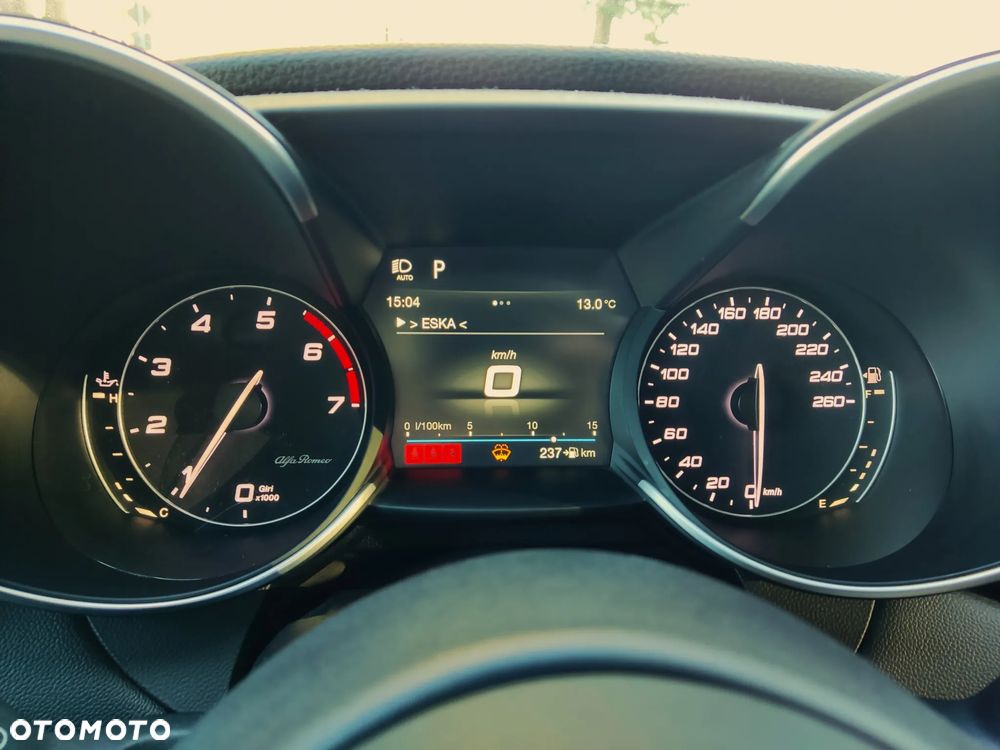 Alfa Romeo Giulia 2.0 Turbo TI - 16