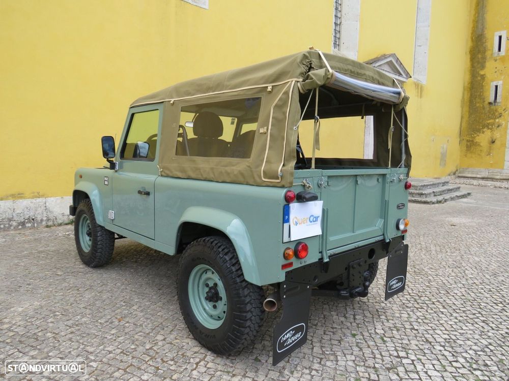 Land Rover Defender - 21