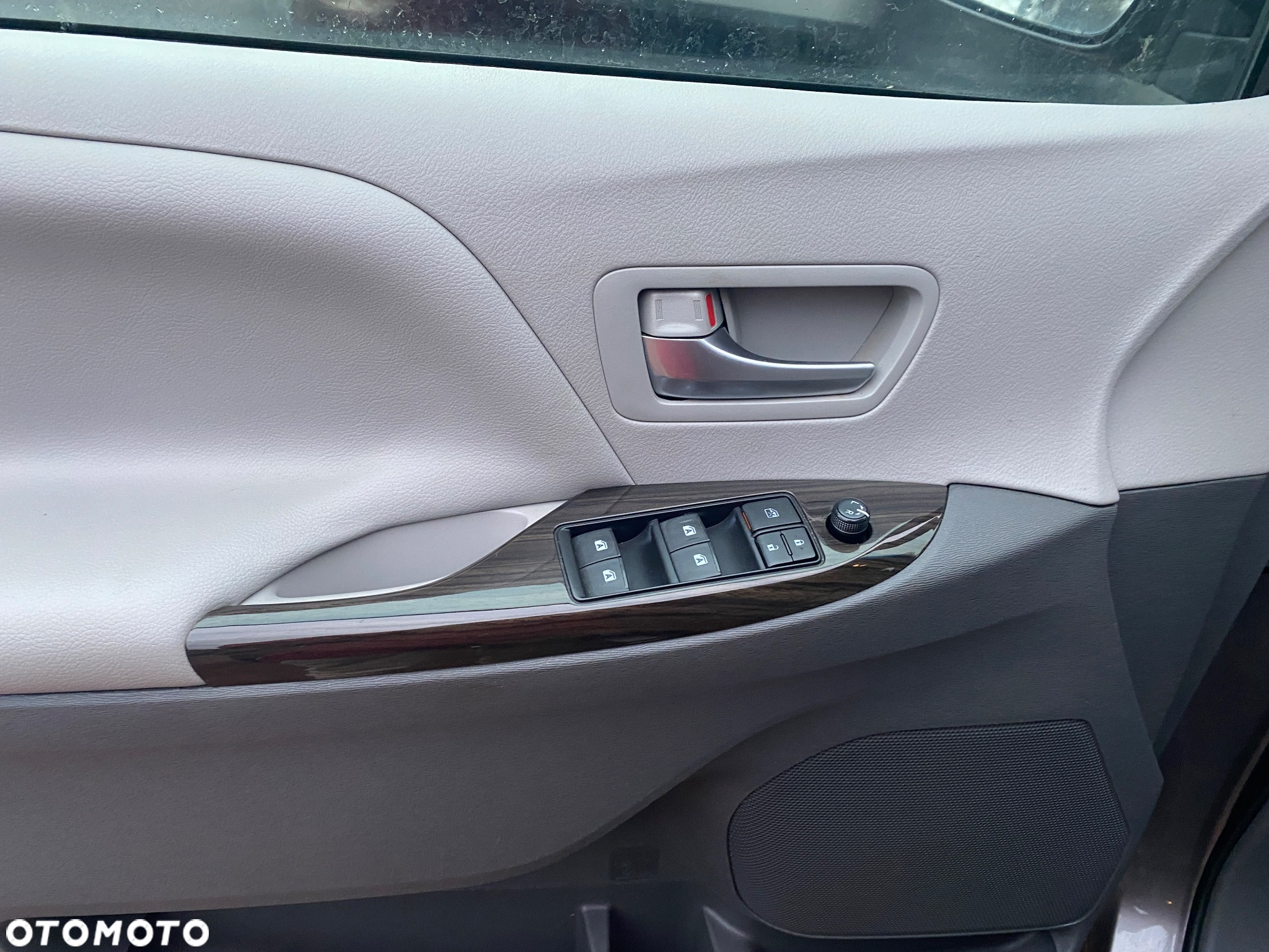 Toyota Sienna 3.5 V6 - 11