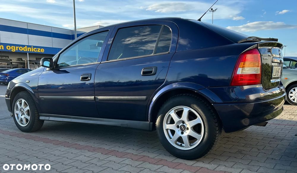 Opel Astra 1.4 Club - 19