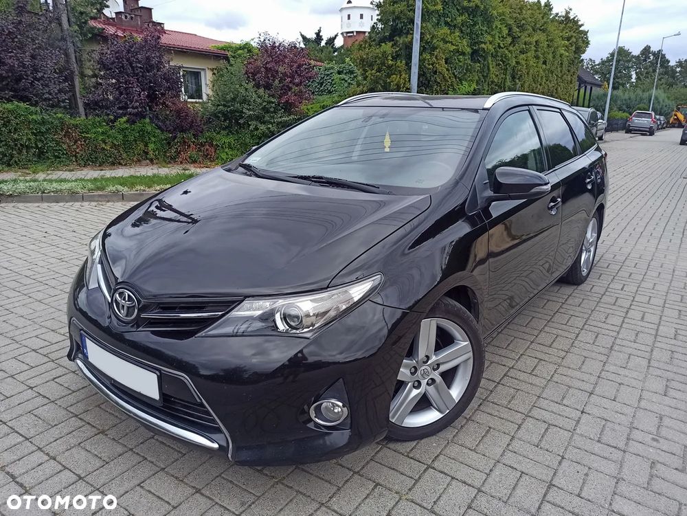 Toyota Auris II (2012-) 2.0 D-4D Executive, 2015
