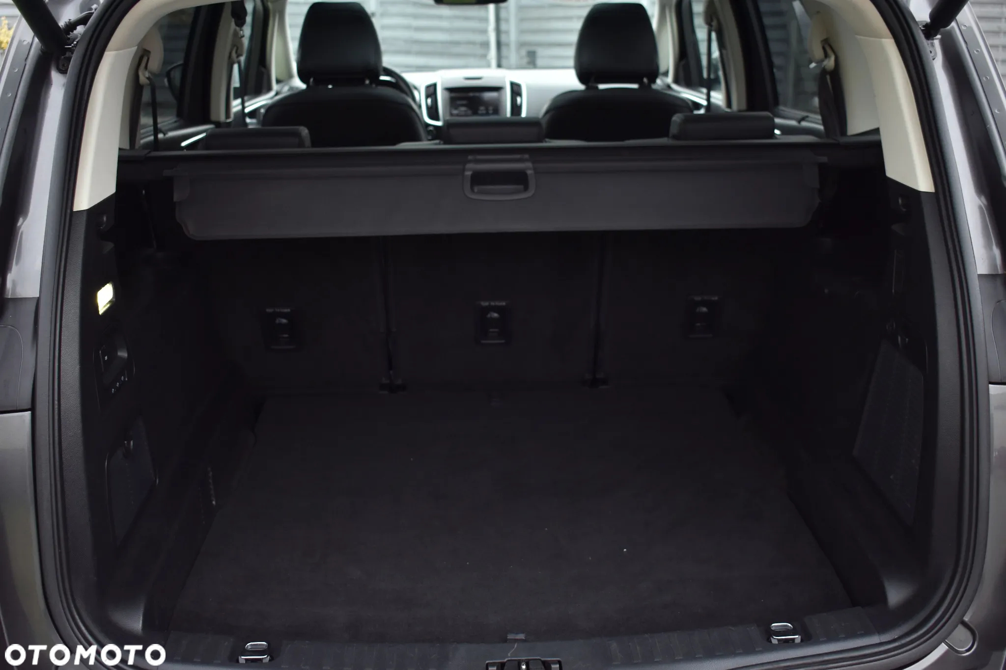 Ford S-Max 2.0 TDCi Titanium PowerShift - 37
