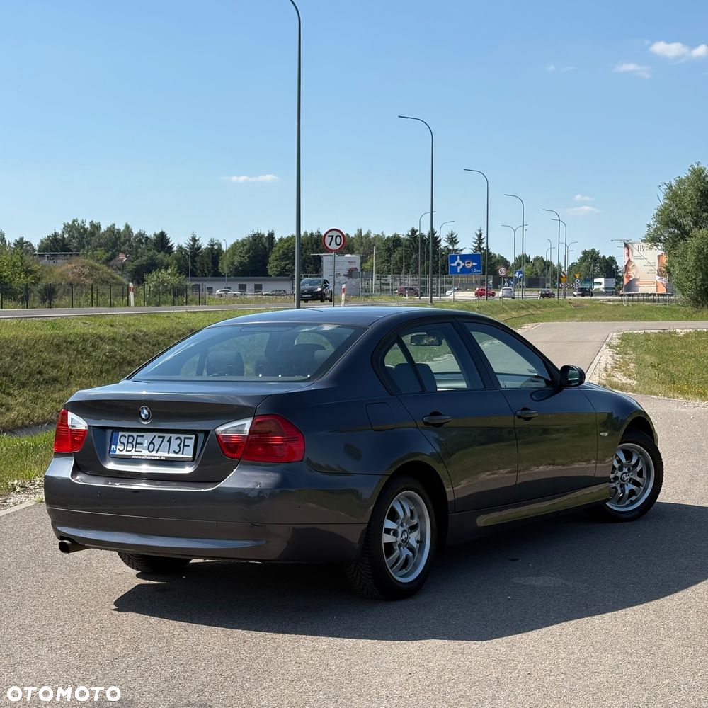 BMW Seria 3 320i - 4