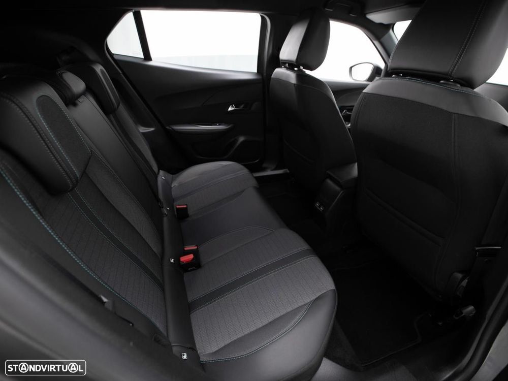 Peugeot 2008 1.5 BlueHDi Allure EAT8 - 11