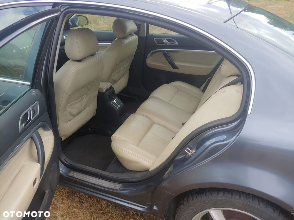 Skoda Superb 2.0 TDI DPF - 8
