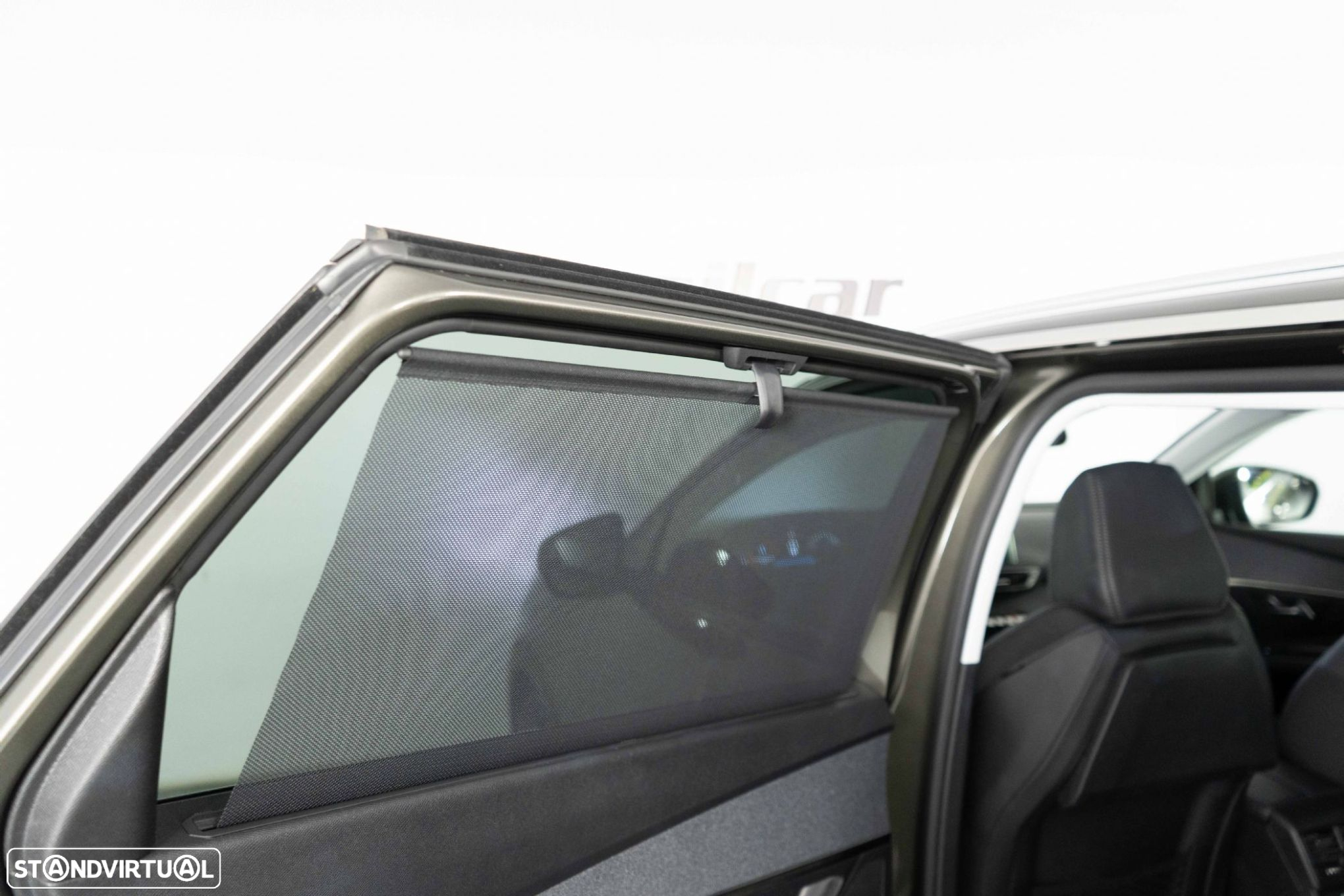Peugeot 5008 1.2 PureTech Allure EAT8 - 17