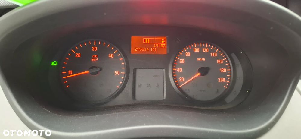 Opel Vivaro - 12