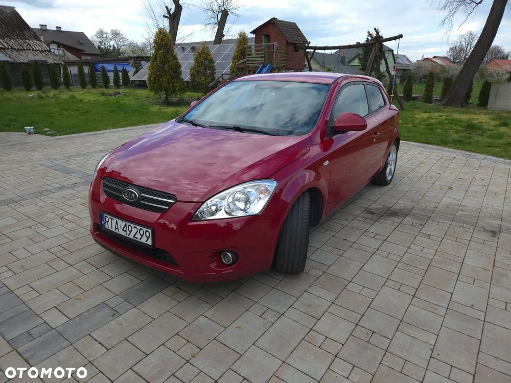 Kia Ceed 2.0 CVVT EX - 2