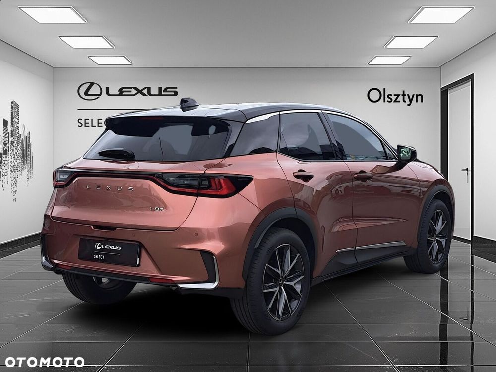 Lexus LBX - 8