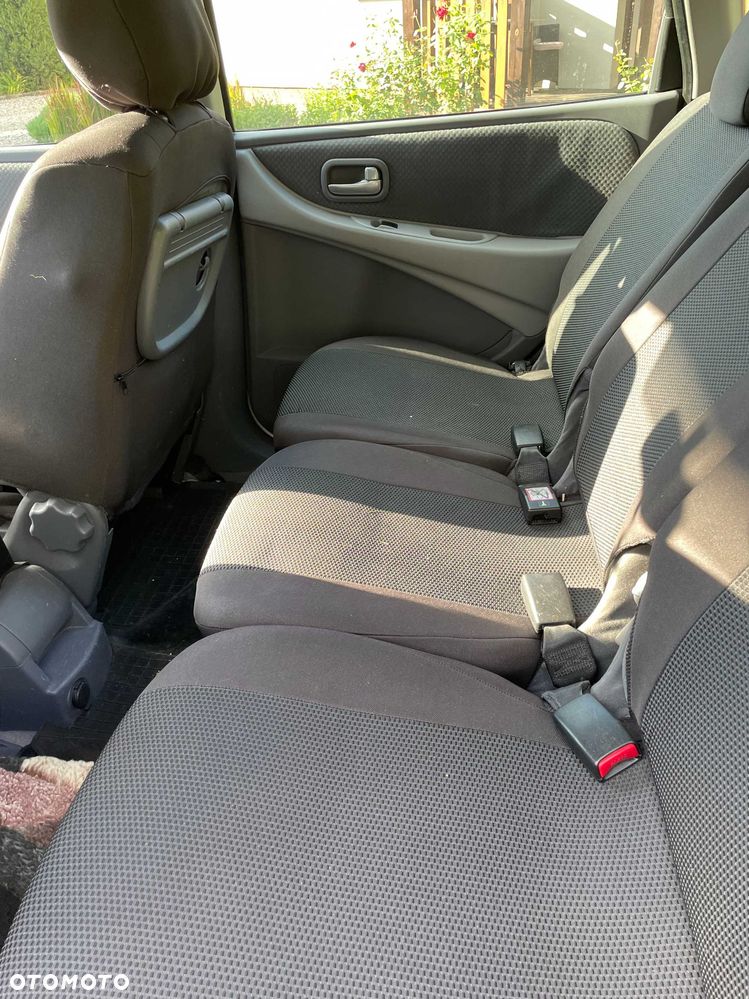 Nissan Almera Tino - 6