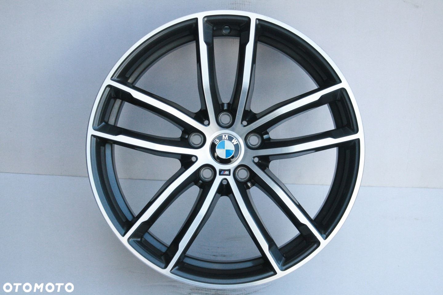 NOWA FELGA BMW M-Pakiet 5 G30 G31 18 x 8 et30 OE 7855081 ORYGINALNA 662M - 1