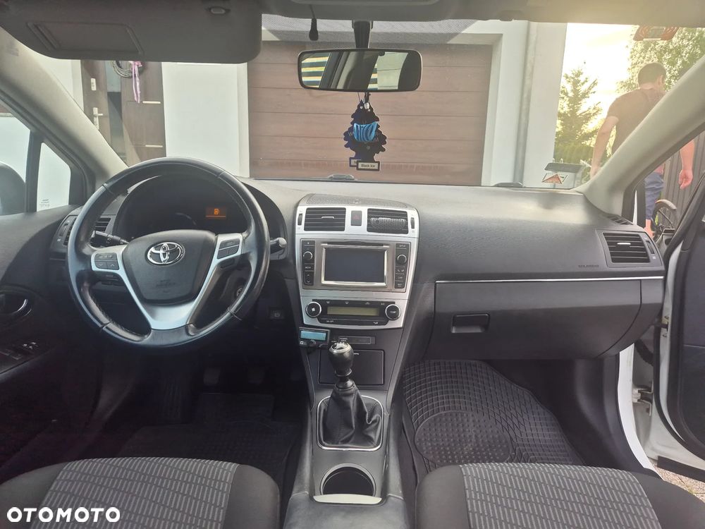 Toyota Avensis - 9