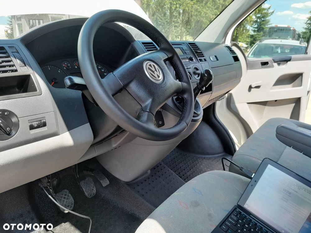 Volkswagen Transporter T5 TDI L1H1 - 23