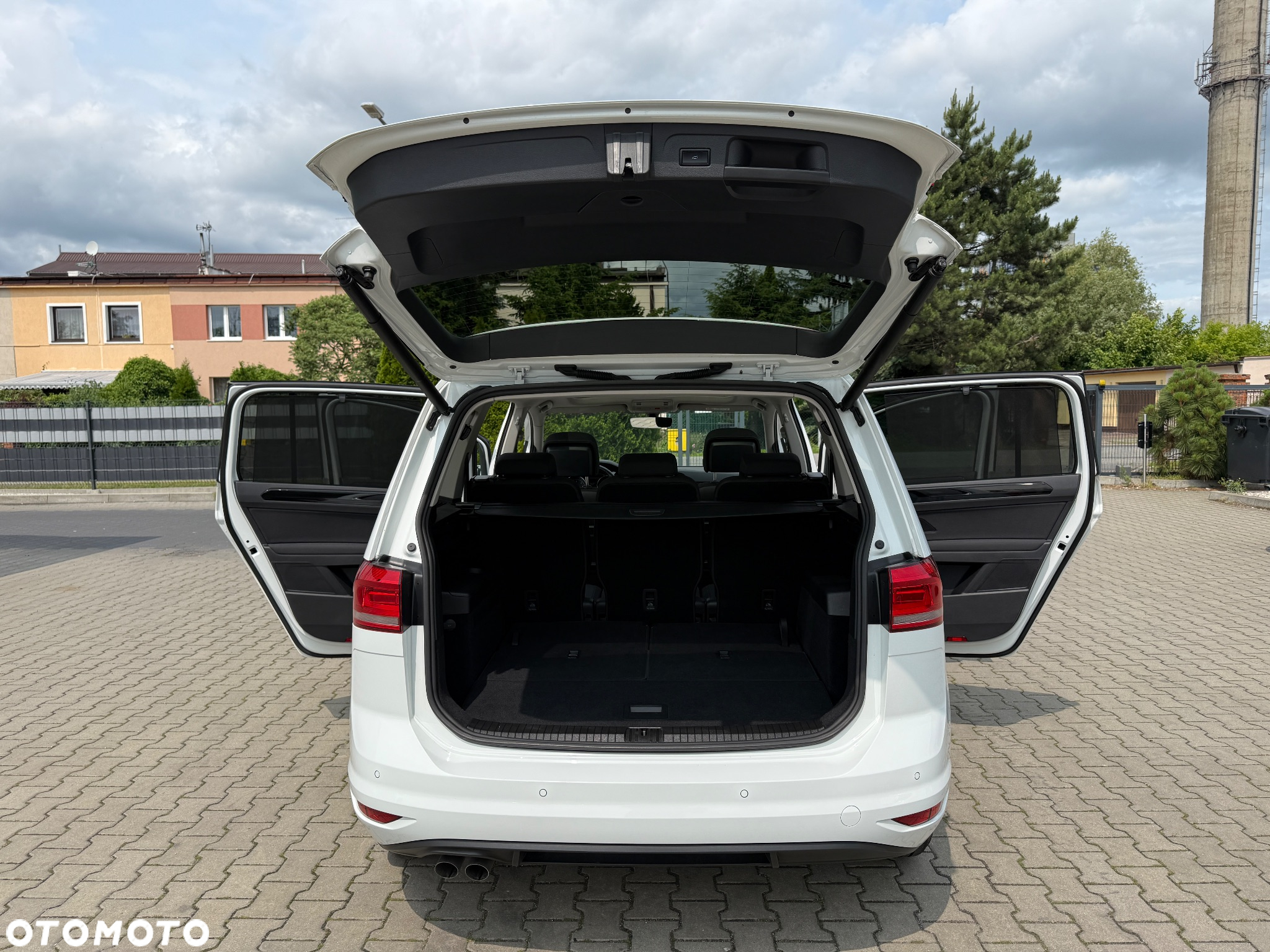 Volkswagen Touran 2.0 TDI BMT Comfortline DSG - 12
