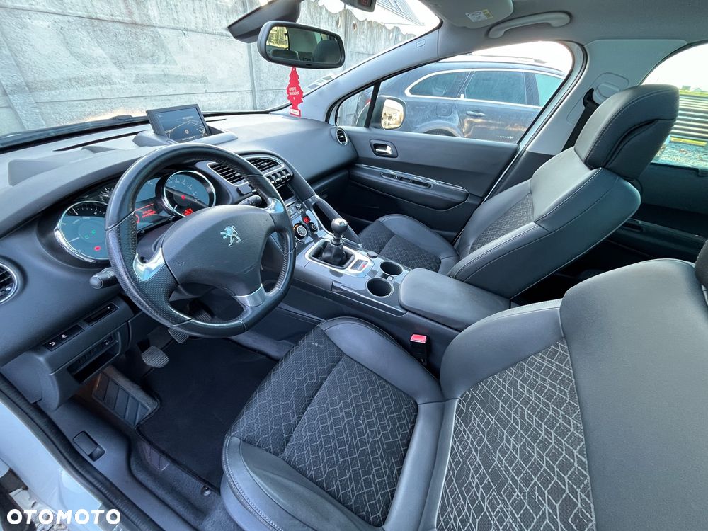 Peugeot 3008 HDi 115 Allure - 12