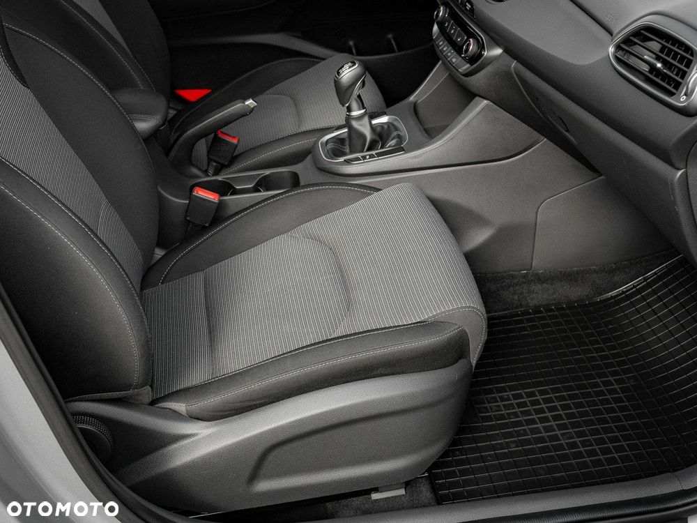 Hyundai i30 1.5 DPI Classic + - 30