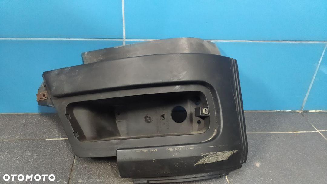 Obudowa kierunkowskazu prawa Mercedes Atego A9738800105 - 2