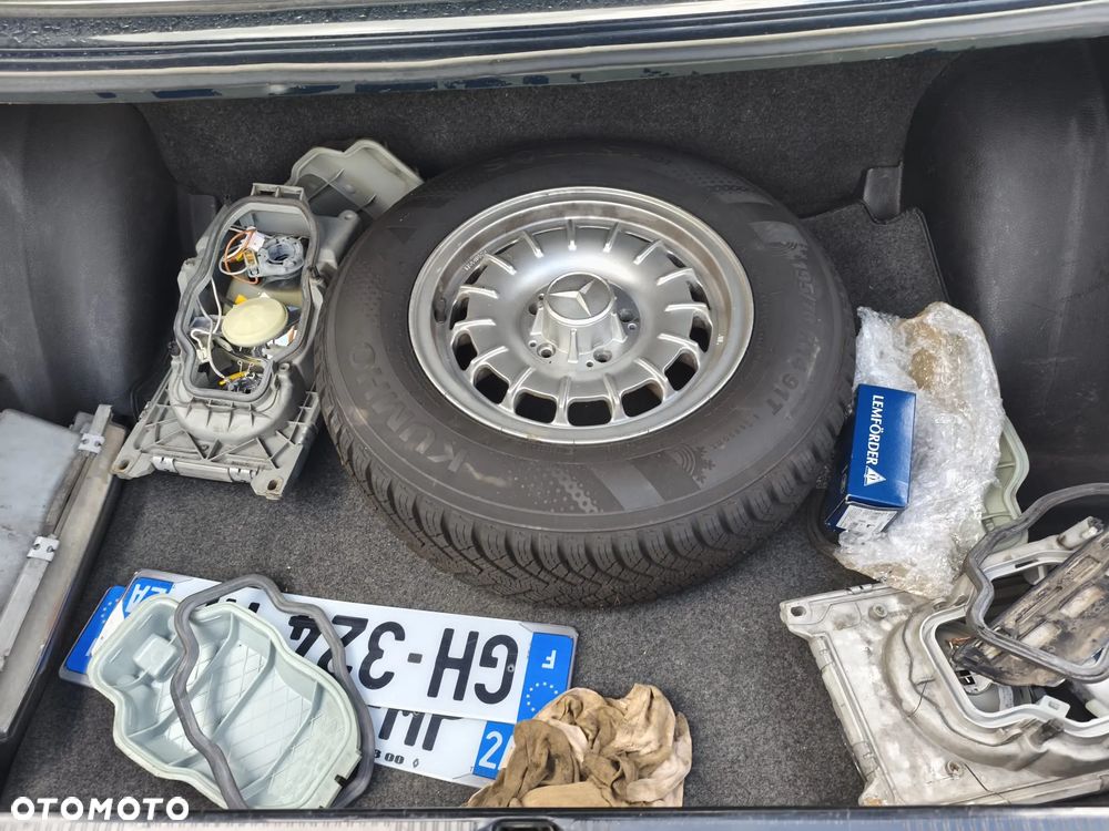 Mercedes-Benz W123 - 13