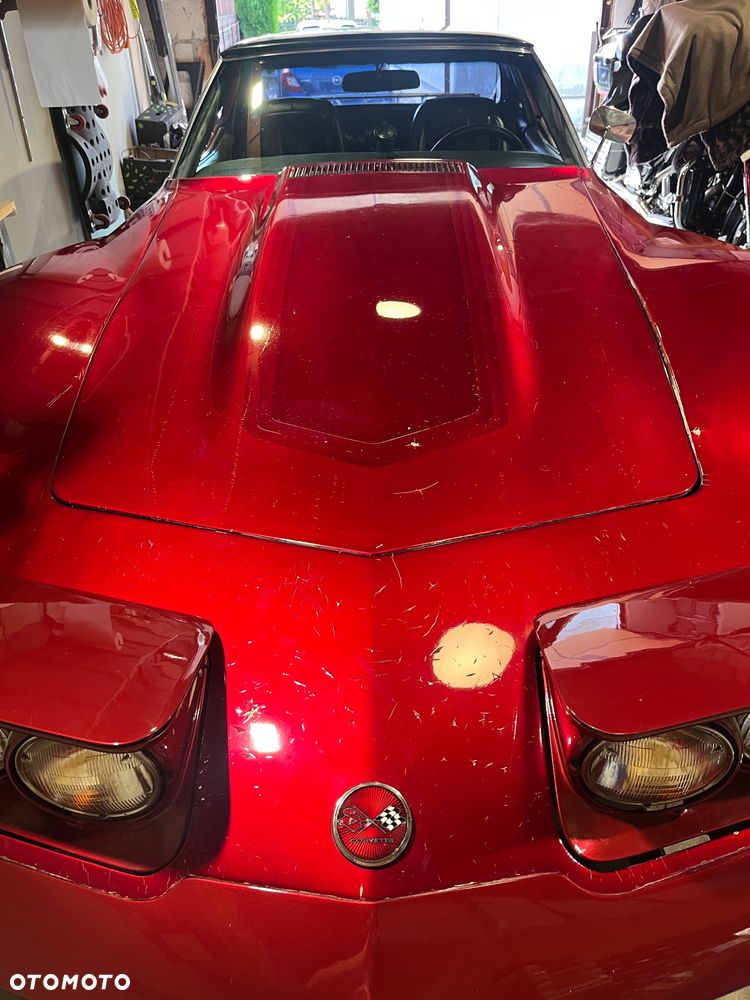 Chevrolet Corvette - 10
