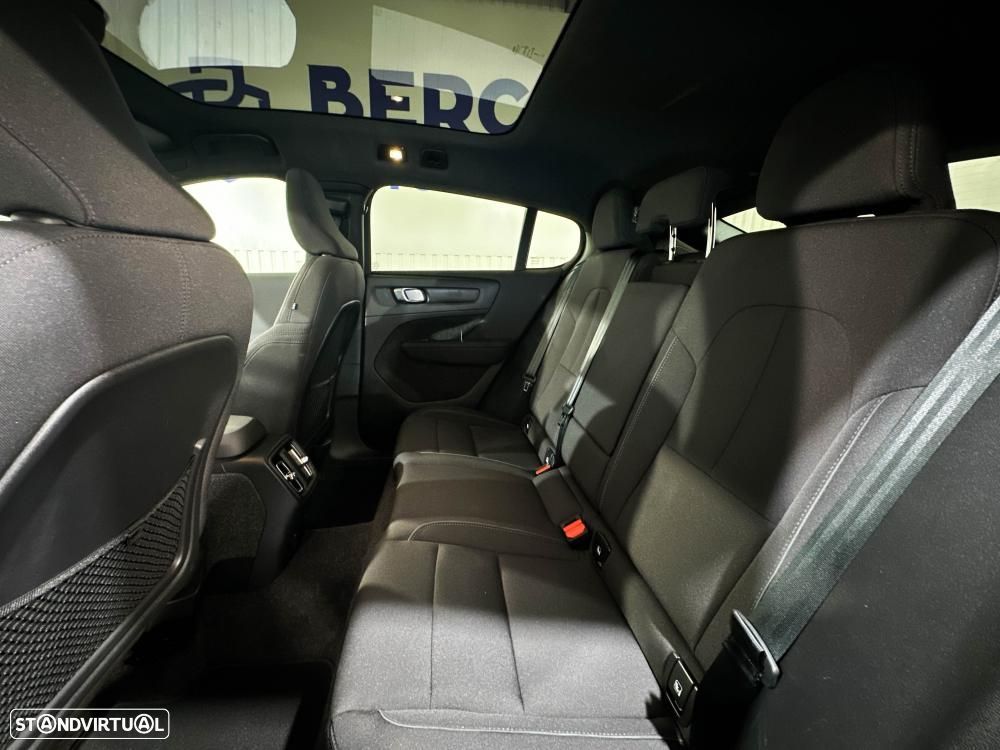 Volvo C40 Recharge 82 kWh Twin Motor Plus - 9