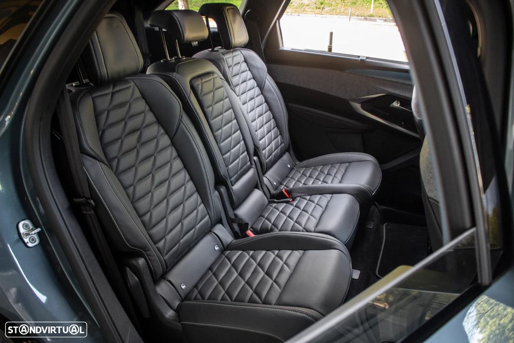 Peugeot E-5008 GT - 39