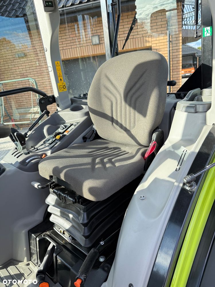 Claas Nexos 230s - 11